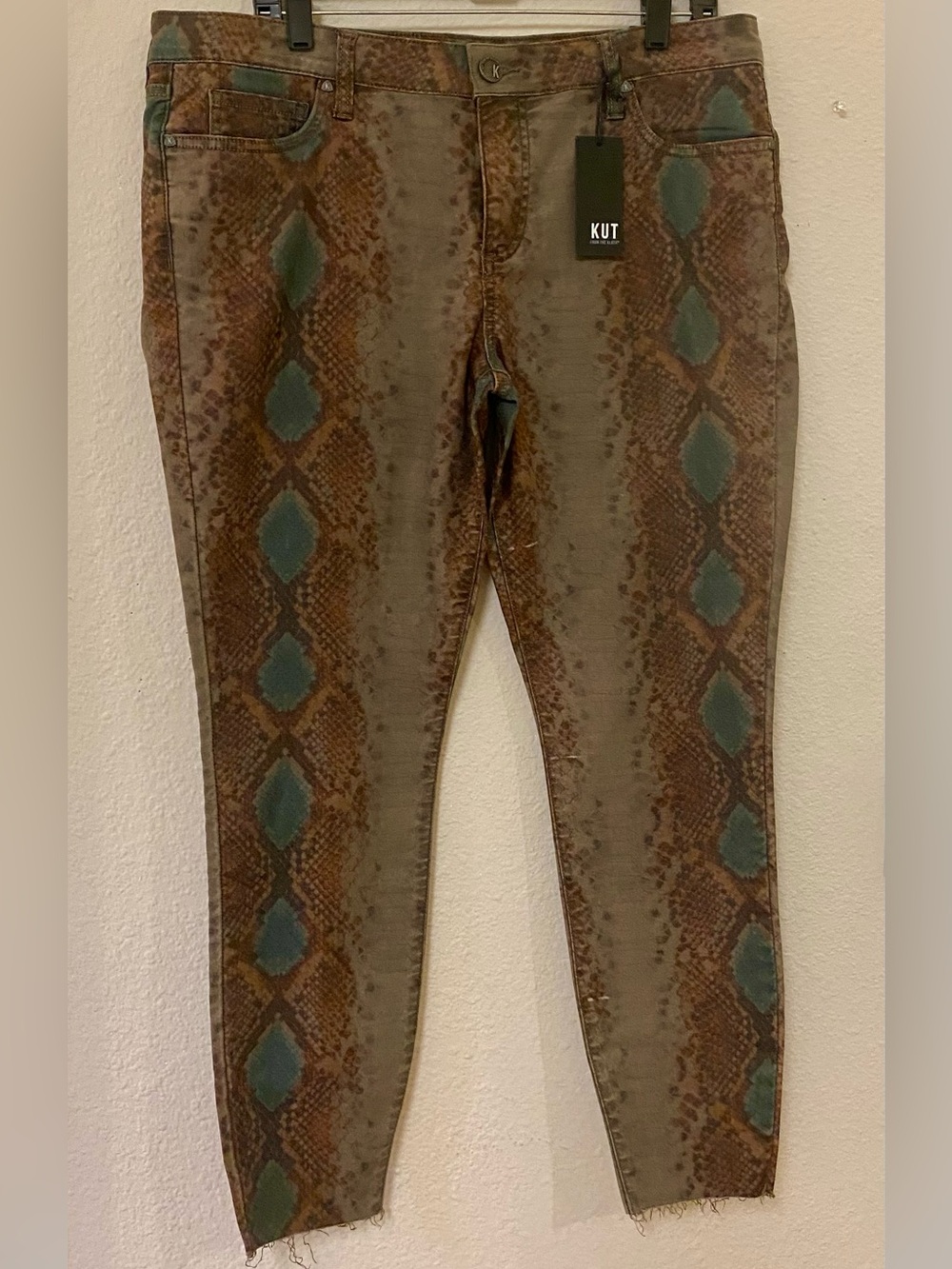 Kut from the Kloth Olive Green and Teal Snake-Print Jeggings - Size 14 - NWT!